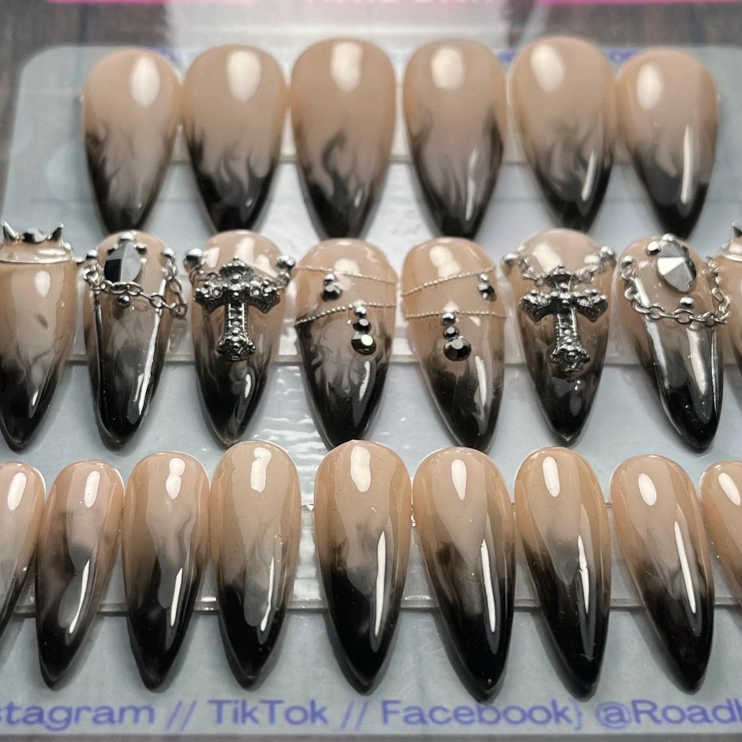 Gothic Bridal Thermal Press-On Nails – White to Black Smoke Effect (24pcs)