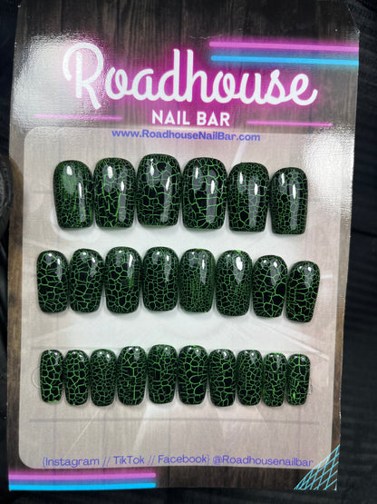 Green Crackle Effect Press-On Nails – Short Square Gothic Grunge Set (24pcs)