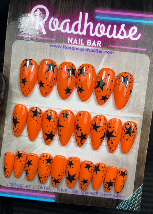 Orange Star Press-On Nails – Black Star Gothic Pop Art Set (24pcs, Medium Almond)