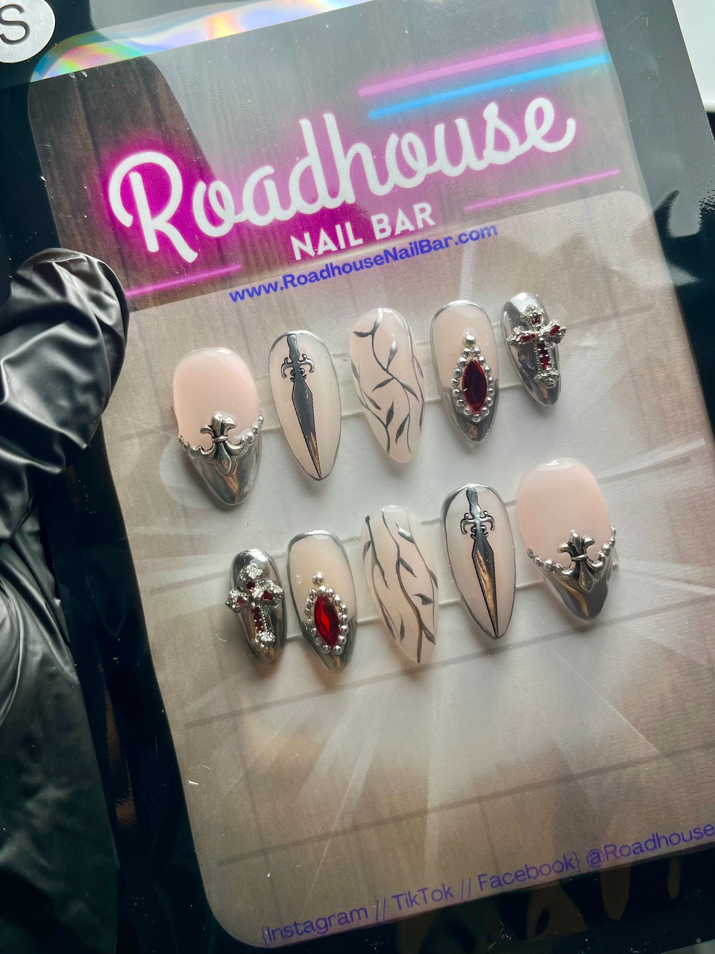 Medieval Gothic Armour Press-On Nails – Renaissance Fair Sword & Cross Design (10pcs)