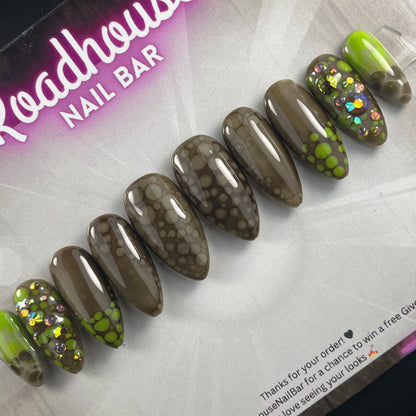 Dark Green Aesthetic Press-On Nails – Cottagecore Grunge in a Custom 10pc Set