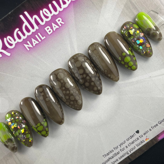 Dark Green Aesthetic Press-On Nails – Cottagecore Grunge in a Custom 10pc Set