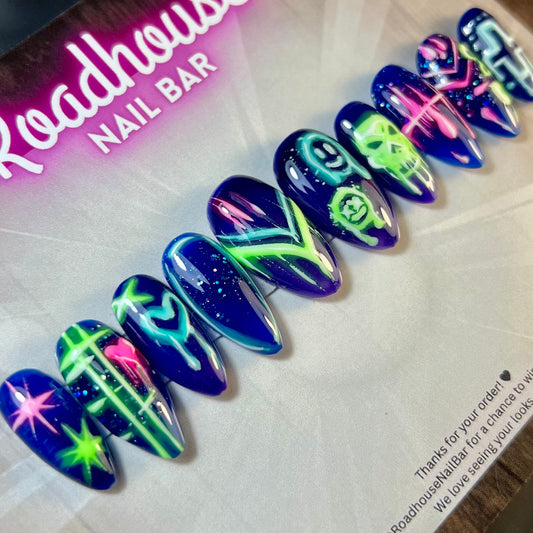 UV Reactive Cyberpunk Press-On Nails – Neon Glitch Graffiti (10pcs)
