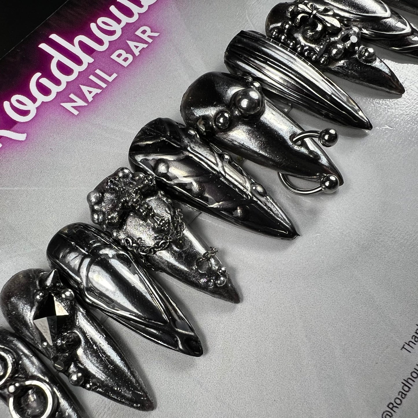 Amour Medieval | Armour-Inspired Press-On Nails with Optional Piercing