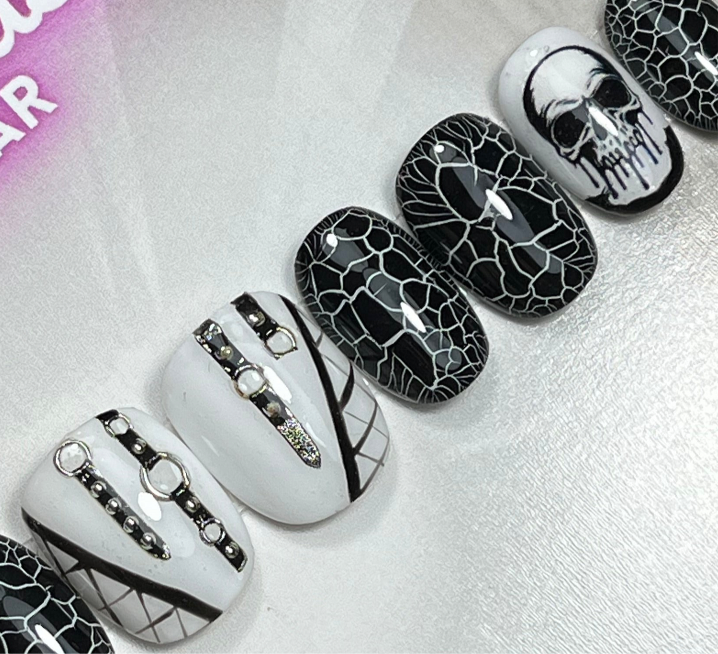 Gothic Skull & Cracked Glass Press-On Nails – Black & White Alt Luxury Set (10pcs)