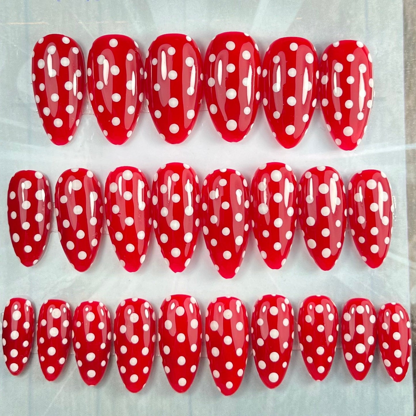 Vintage Classic Red Rockabilly Retro Press-On Nails. (24pcs)