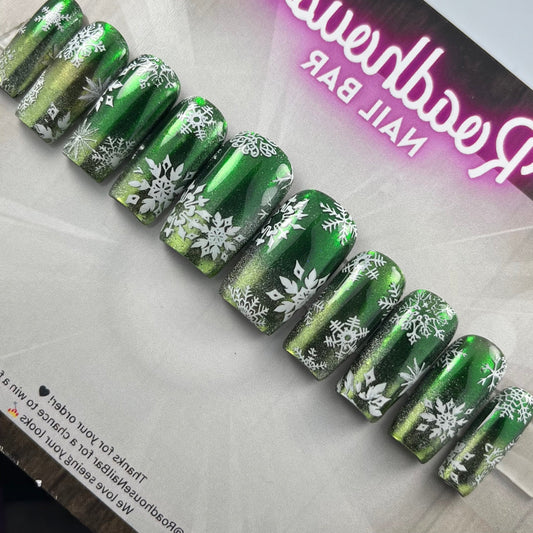 Emerald Snowfall Press-On Nails – Christmas Frost Edition (10pcs)