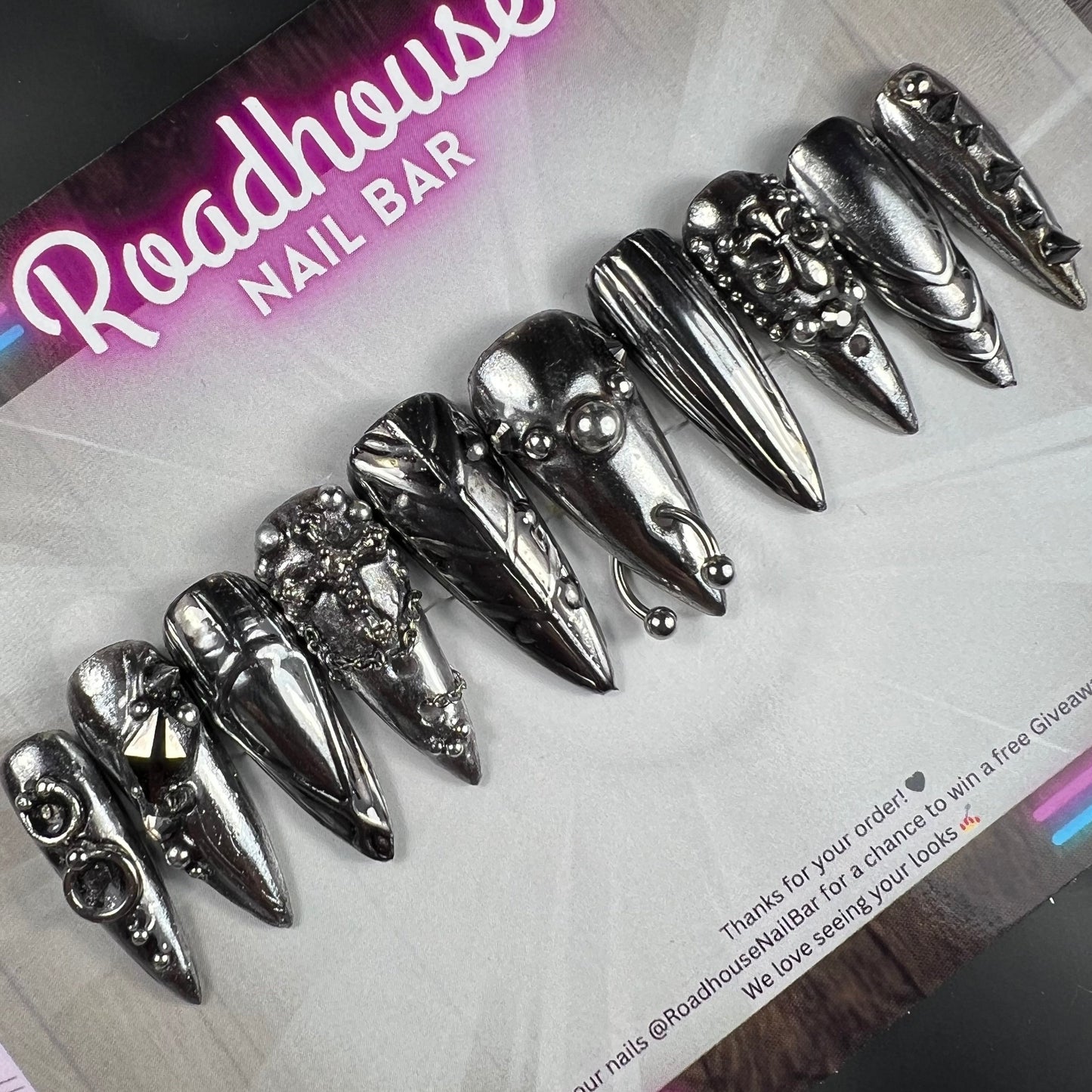 Amour Medieval | Armour-Inspired Press-On Nails with Optional Piercing