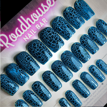 Green Crackle Effect Press-On Nails – Short Square Gothic Grunge Set (24pcs)