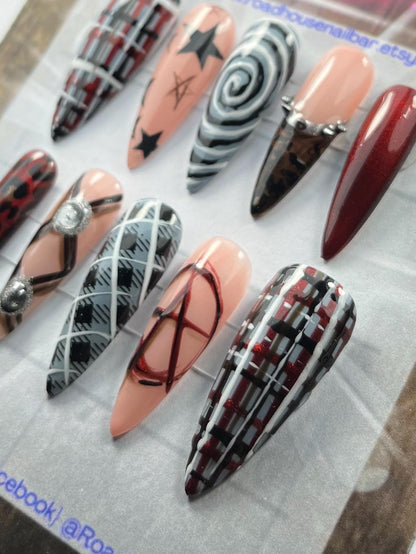 Punk Rock Anarchy Press-On Nails – Grunge Plaid & Studded Design (10pcs)